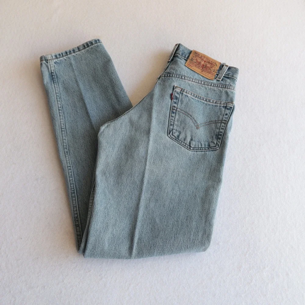 Vintage Levis 550 Relaxed Fit Tapered Leg Jeans Light Wash 29x34 Fits 27x33